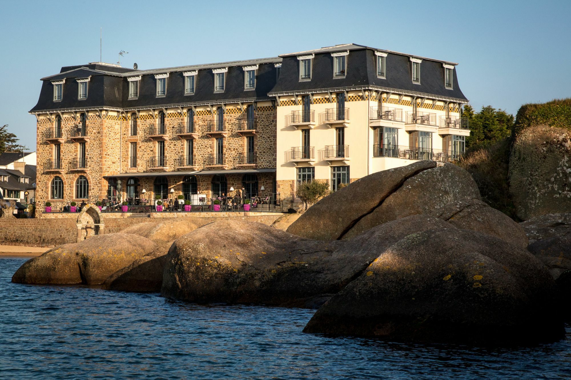 Castel Beau Site Hotel Перос-Гирек Екстериор снимка